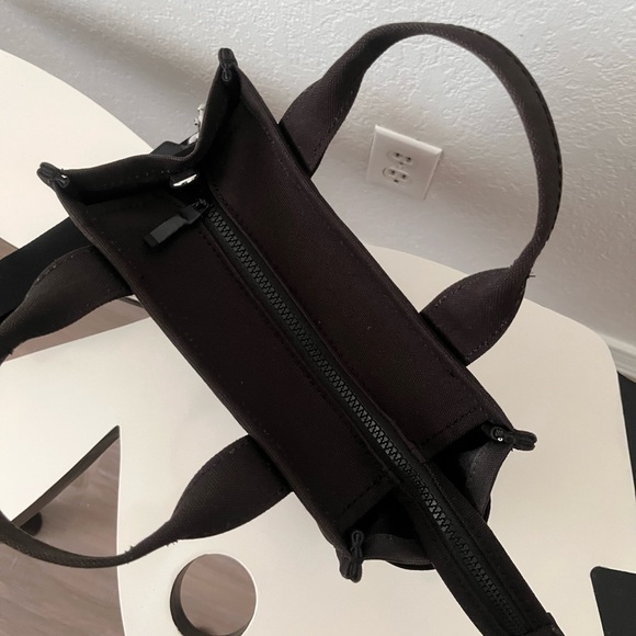 Marc Jacobs The Canvas Small Tote Bag Black Crossbody Bag Authentic - Picture 8 of 15